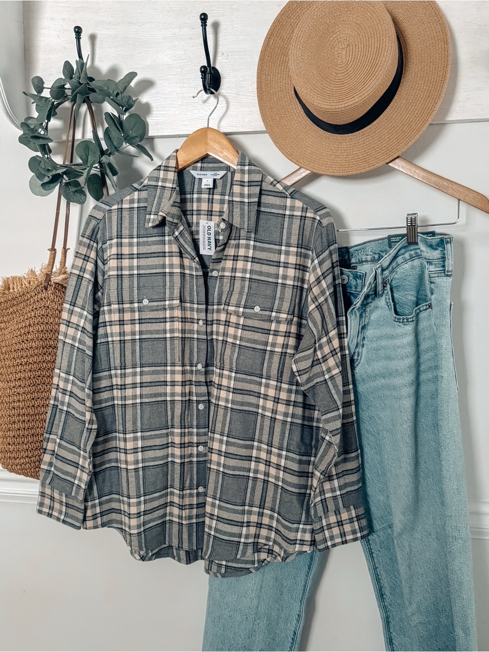 Old Navy Plaid Boyfriend Shirt in Gray & Cream